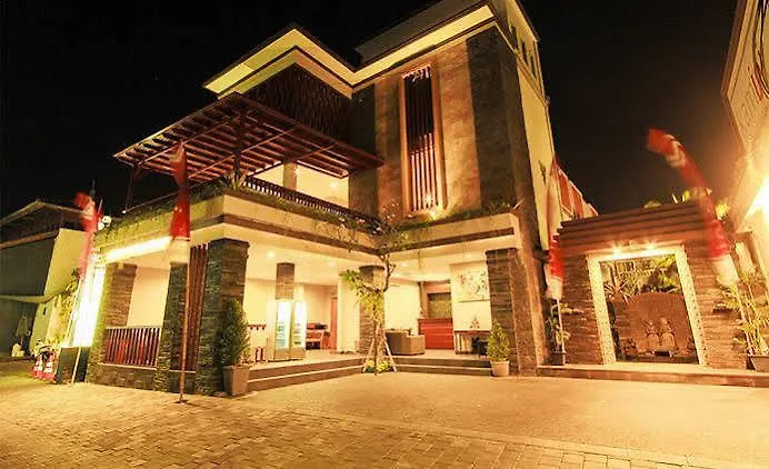 Kamini 3*